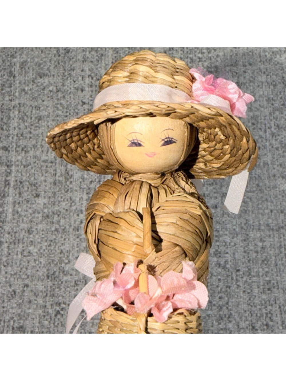 Vintage Japanese Kokeshi Straw Doll Flower Hat Wicker Basket Folk Art 6.5”